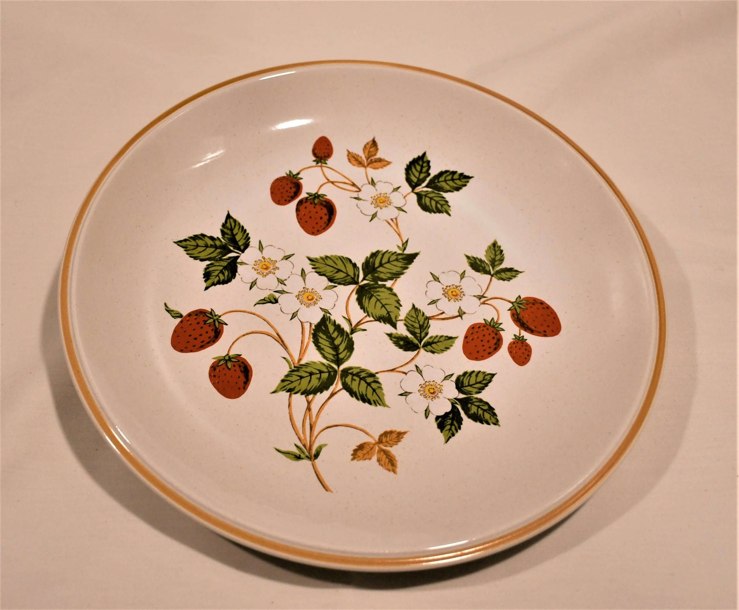 Sheffield "Strawberries n'Cream" Dinner Plate