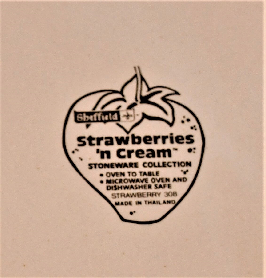Sheffield "Strawberries n'Cream" Dinner Plate